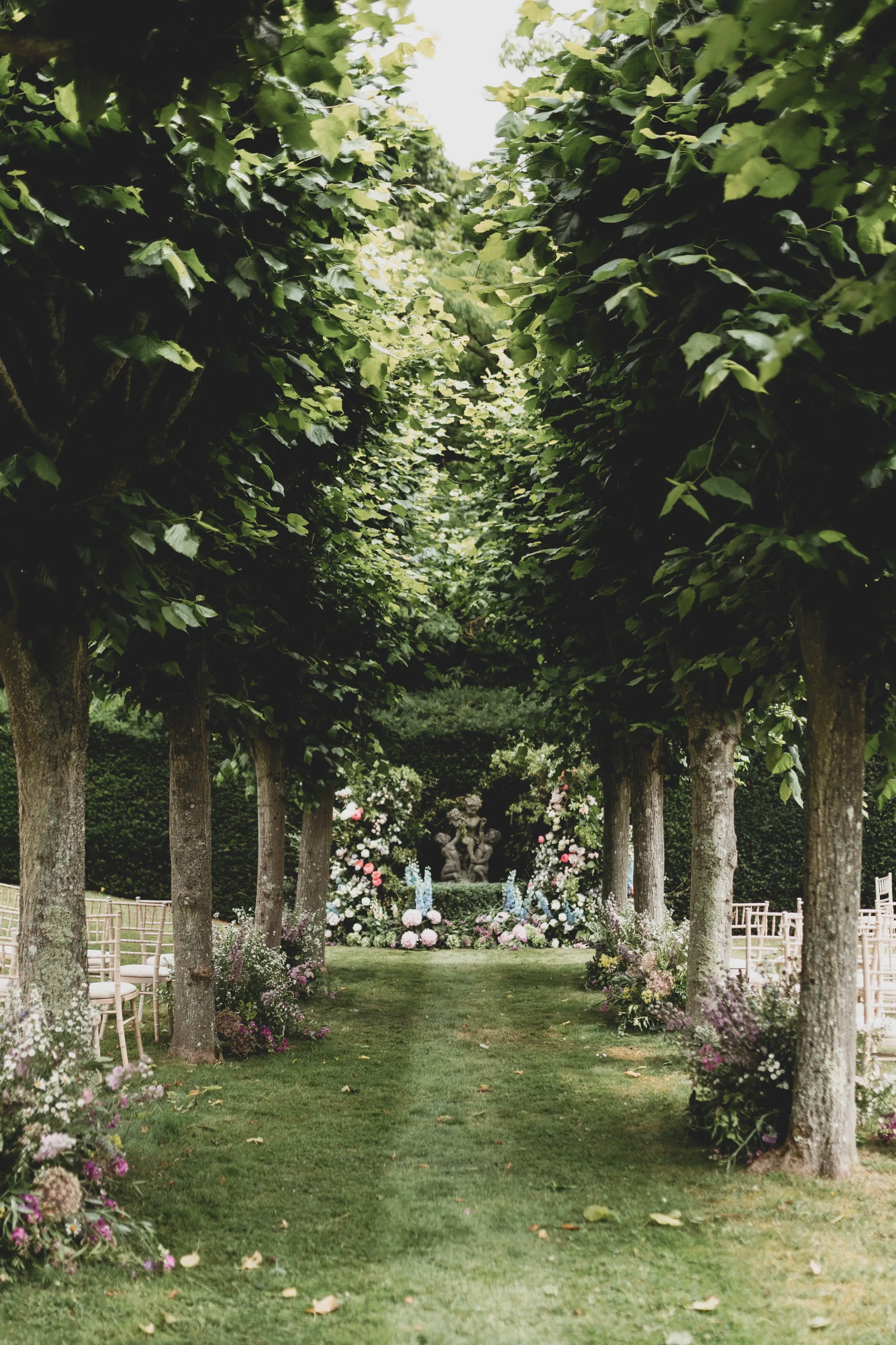 Whimsical English garden wedding 8